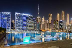 Luxury Apartment with Burj Khalifa View, Balcony Netflix WeHome Premium